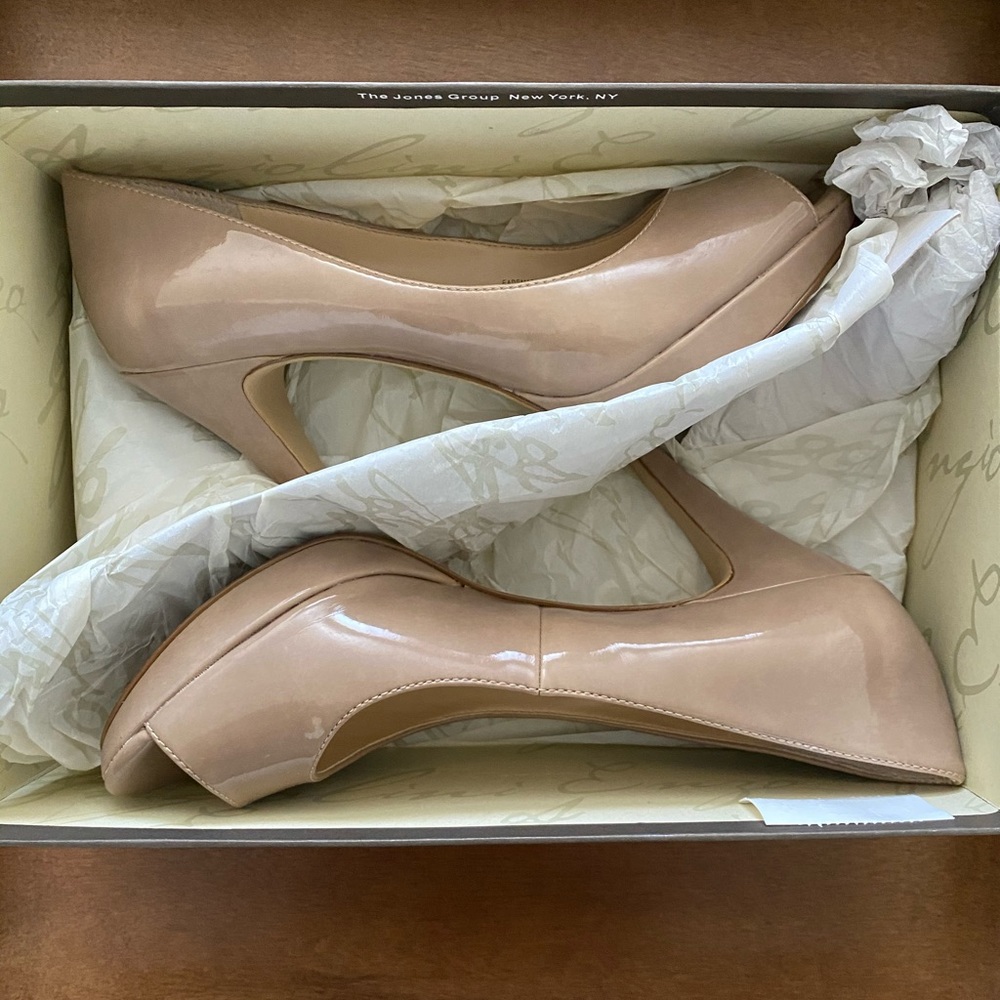Enzo Angiolini heels in great condition